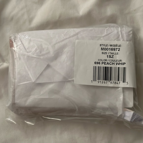 Marc Jacob’s The Groove Leather Zip Wallet - Picture 3 of 3